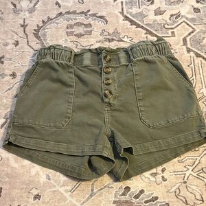 American eagle Olive Green Women's Shorts elastic waist with buttons